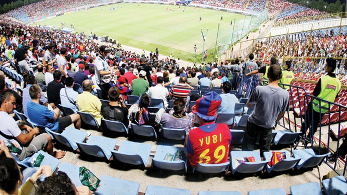 Fanii îi dau cea mai TARE idee lui Becali!** Steaua poate da o adevărată lovitură: 85000 de spectatori în tribune la partida cu Chelsea. La ce s-au gândit suporterii: