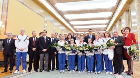 600 de mii de lei, prime pentru Izbașa și compania