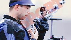 FOTO Alin Moldoveanu, medaliat cu aur la Londra, s-a reapucat de antrenamente!** "Acest poligon este viața mea!"**