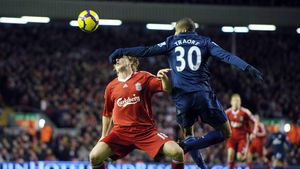 Un fost mare jucător al lui Liverpool a surprins pe toată lumea și divorțează după aproape 20 de ani! Superba soție va primi o avere! Cei doi au o vilă de 6 milioane de euro | FOTO