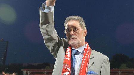 Antrenorul care i-a aplicat cea mai mare umilință din carieră lui Cornel Dinu sare în apărarea dinamovistului: „Nu mai dați în el! Străinii furau de rupeau!” | EXCLUSIV