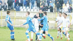 Copiii fac lucruri "trosnite" la mare!** Juniorii de la "Academia lui Hagi" sunt acuzați că au provocat publicul constănțean