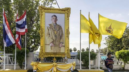 Cel mai bogat rege din lume are 17.000 de case, 38 de avioane private și 300 de mașini de lux. E pasionat de sport și i se spune „Prințul fotbalului”