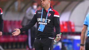 Dinamo stă pe un butoi cu pulbere! Cosmin Contra, băgat în ședință de spanioli chiar la vestiare | EXCLUSIV
