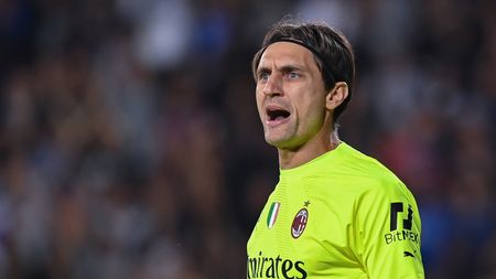 Ciprian Tătărușanu și-a pierdut locul de titular la AC Milan în fața unui portar de 39 de ani! Italienii caută să transfere un nou goal-keeper, care să apere până la revenirea lui Mike Maignan
