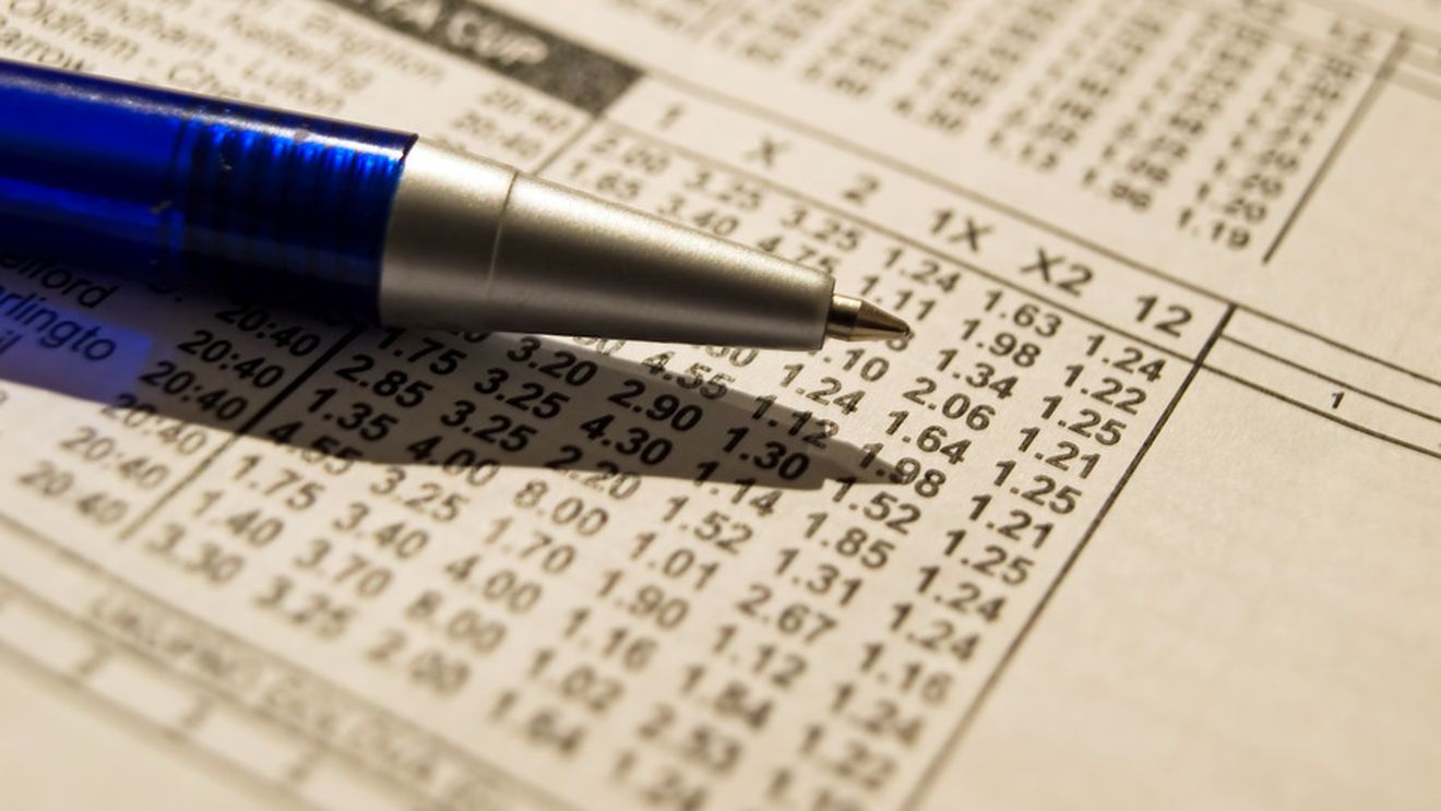 Lovitură grea pentru pariorii din țara noastră. Cea mai mare agenție online, INTERZISĂ‚. Ce amenzi riscă românii