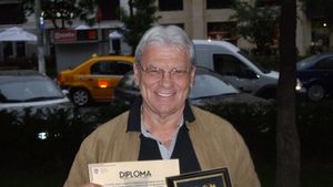 FOTO Emeric Ienei, alături de fani pe 7 mai!