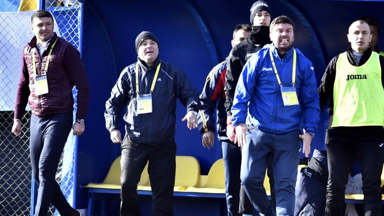 Întrebat dacă ar vrea să fie antrenor la FCSB, tehnicianul a dat un răspuns memorabil: „Vreți să vă spun așa… folcloristic. Tăticu’, să o luăm sincer”