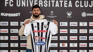 Florin Ilie, a doua achiziție perfectată de ”U” Cluj. Fundașul care în acest sezon aproape că n-a existat la UTA e prezentat de noua sa echipă drept un ”turn de control în centrul defensivei noastre”