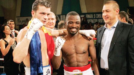 Jo Jo  Dan și-a apărat centura