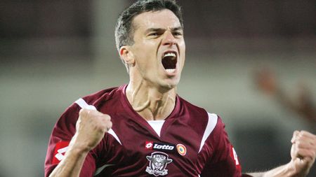 Pancu, o viață vișinie! ** "Aștept să mă sune Â«bogatulÂ»!"