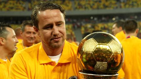 Anamaria spune că Reghecampf rămâne la Steaua: "Are încă doi ani de contract"