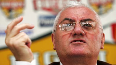 "Să se certe acționarii, ca să ia Dinamo titlul"
