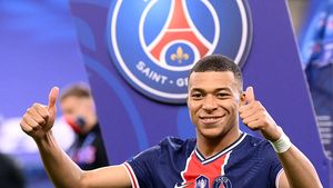 Kylian Mbappe i-a tras „clapa” lui Real Madrid sau o strategie pentru a pleca liber de contract de la PSG?