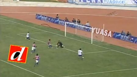 VIDEO Marcarea unui gol, procedeu imposibil** pentru unii atacanți! Cum se poate rata cu poarta goală