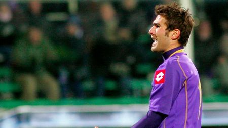 Mutu îl ținea pe bancă, dar a fost și unul dintre motivele pentru care românul a plecat de la Firenze!** Acum, Chelsea ar da oricât pe el