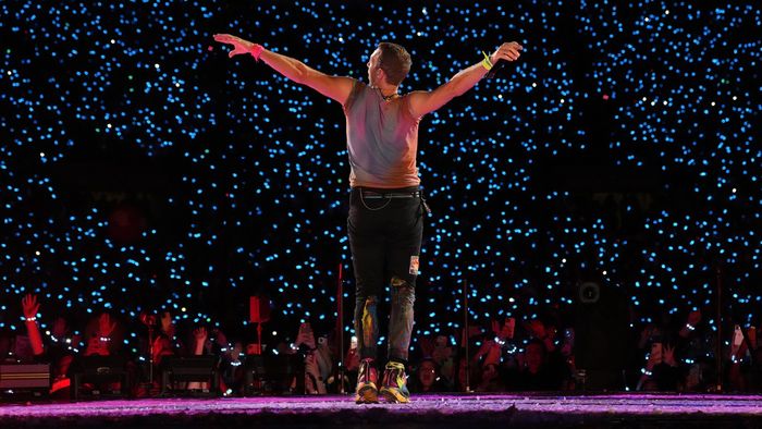 Lăsați toate concertele mari pe Arena Națională! Există viață și fără fotbal: cum am trăit între 50.000 de oameni show-ul memorabil al celor de la Coldplay și coșmarul care a urmat la final: „Parcă am intrat în piscină”. SPECIAL