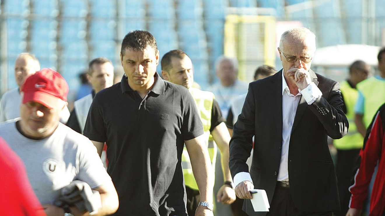 Stau pe un butoi cu pulbere! Ultimatumul fanilor către Ganea: "Bați CFR sau pleci"