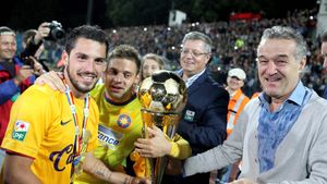 Cum a vrut oficialul lui Poli Iași să strice petrecerea de pe teren a lui FCSB, după ce a cucerit titlul: „Nu mi-a picat bine că au sărbătorit. Nu m-a lăsat primarul!”