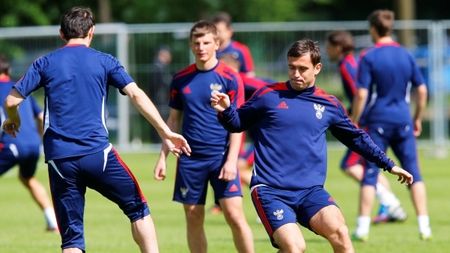 Beckham, Henry, Nesta... Americanii au pus ochii pe un jucător aflat sub nasul lui Dan Petrescu!** Wenger i-a arătat deja ușa: "Nu îți mai putem da salariul"