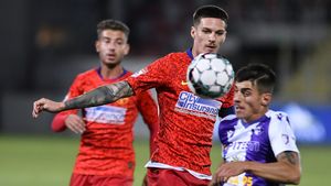 Amânare sau meci pierdut „la masa verde” de FCSB? Ce prevede regulamentul UEFA în situația în care o echipă nu are 13 jucători pe foaia de joc