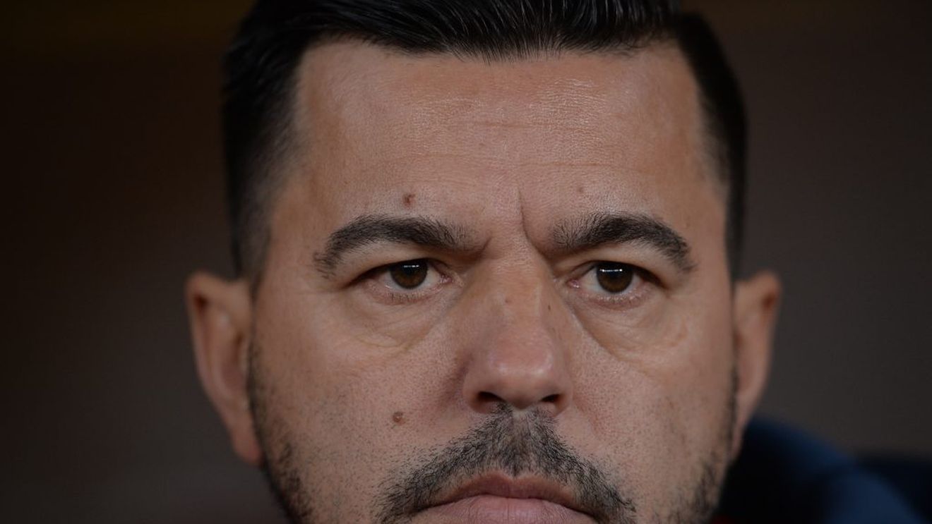 "Cred că numărul celor care îl contestă s-a dublat". Ce spune omul care l-a pregătit pe Contra despre eșecul acestuia la națională