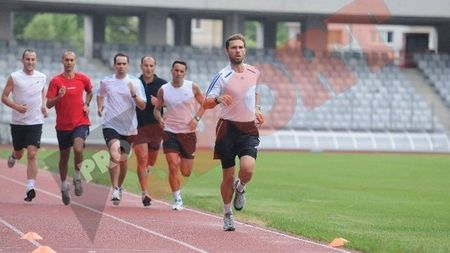Vitezomanul "Brad Pitt"** Alexandru Tudor a fost cel mai bun arbitru la testele fizice și ar putea participa fără probleme la campionatele naționale de atletism