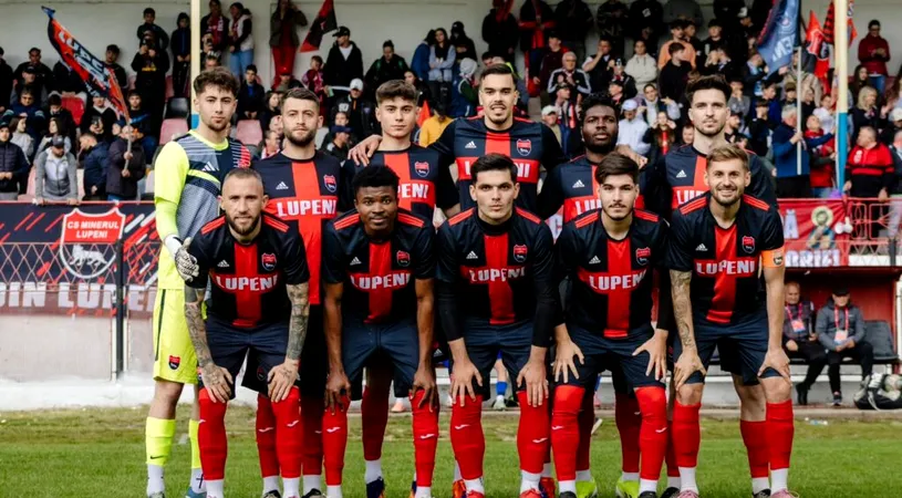 Șansă nesperată pentru portarul de la Minerul Lupeni! A fost ofertat de Corvinul și a semnat fără ezitare: ”Nu mă așteptam. Am fugit direct la stadion”