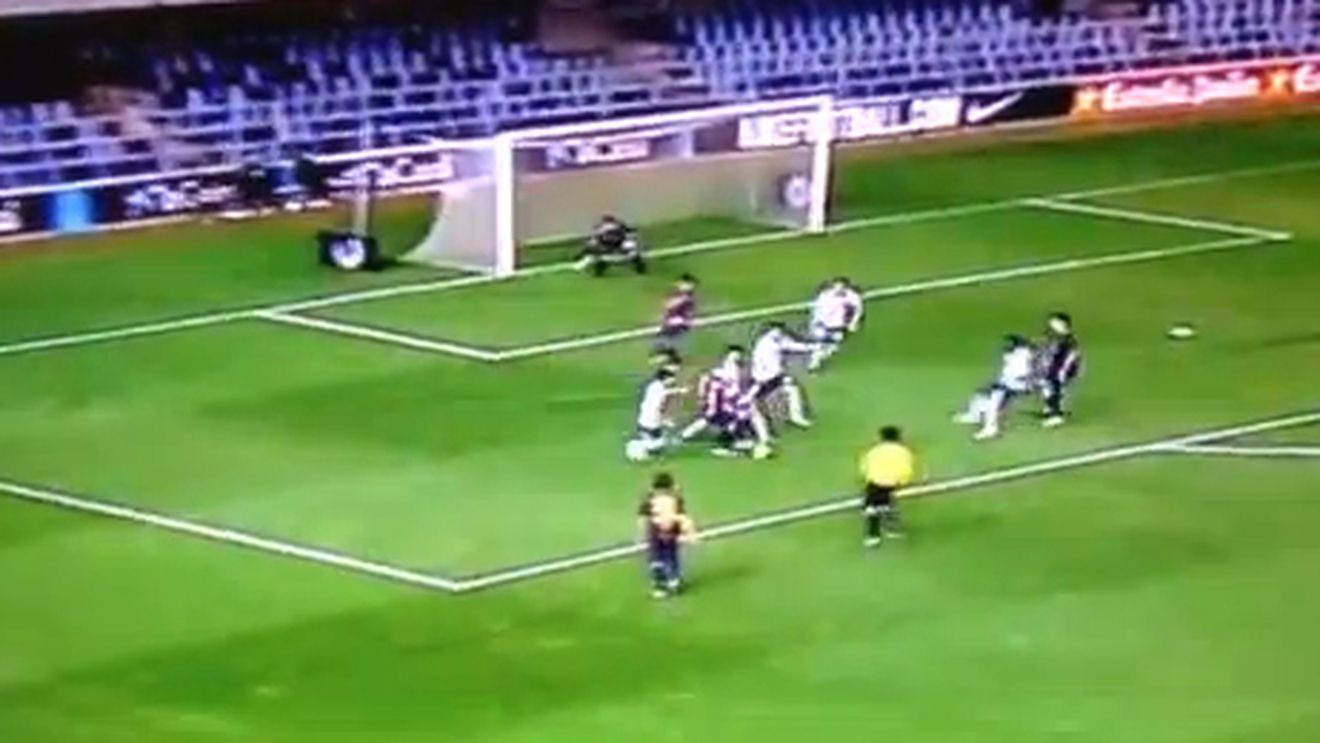 BarÃ§a a mai 'scos' un SUPER STAR: puștiul care a fost Messi și Xavi în aceeași fază! VIDEO Moment de GENIU! Colegii l-au felicitat pe el, nu pe marcator
