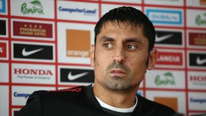 Dănciulescu speră în continuare la titlu: "E important să mai și aducem jucători!"** Vezi ce zice de N'Doye!