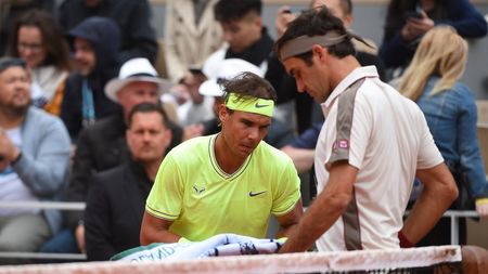 "Mă gândeam la asta în timpul meciului!" Roger Federer a explicat de ce este atât de greu contra lui Rafa Nadal pe zgură, după victoria lină a ibericului din semifinalele Roland Garros 2019