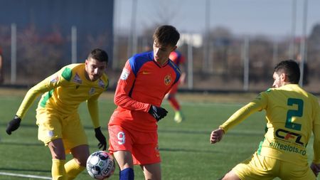 Mihai Stoica a dezvăluit cum îi face Gigi Becali loc lui Octavian Popescu în primul 11 al lui FCSB: „Dacă cineva îl urmăreşte, poate vrea să-l vadă așa!”. Ce jucători ies din schemă