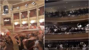 VIDEO | Dinamo la 70, ca PAOK la 80. Ultrașii bucureșteni au sărbătorit la Operă într-o manieră similară celei în care grecii au celebrat în urmă cu 12 ani

