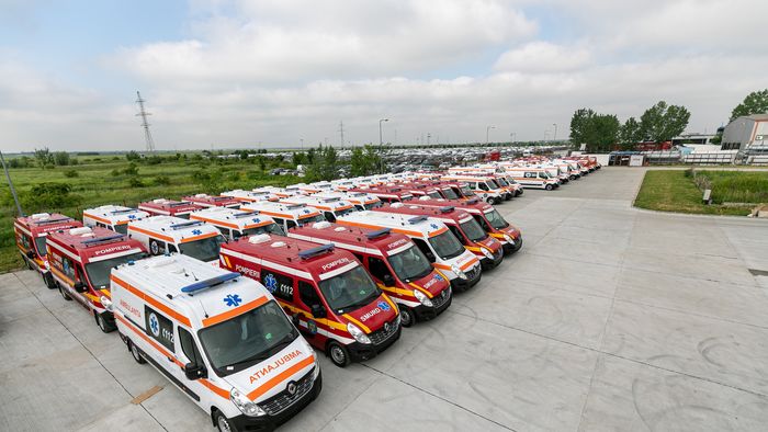 Renault a livrat o flotă de 122 ambulanțe tip C pentru IGSU
