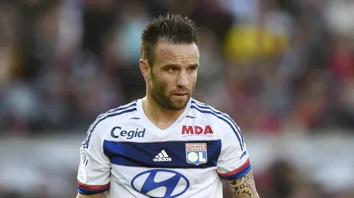 Mathieu Valbuena a fost implicat într-o altercație cu un suporter la aeroportul din Toulouse