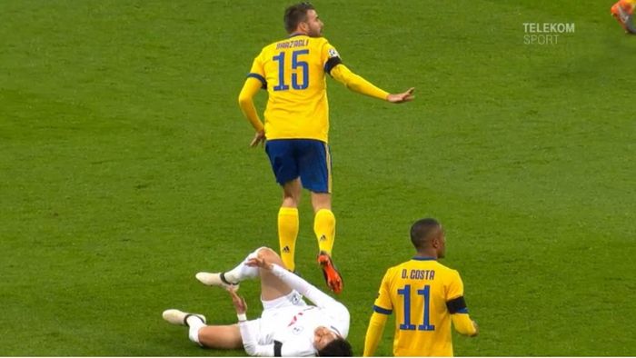 FOTO | Son, victima unui gest oribil al lui Barzagli! Cum a putut să scape fundașul italian fără cartonaș