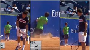 Copilul de mingi devenit viral după ce a intrat cu fața în peretele tribunei s-a reîntâlnit, după 7 ani, cu Nicolas Almagro! Dialog savuros între cei doi la turneul de la Barcelona | VIDEO