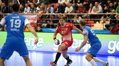 Dinamo, o echipă de oameni fericiți la handbal! Trupa din Ștefan cel Mare a prins o altă seară magică în Liga Campionilor, iar recordul ei devine impresionant