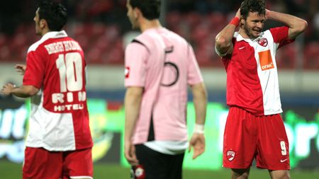 "Dinamo și Rapid nu pot emite pretenții la titlu" TU CE CREZI?