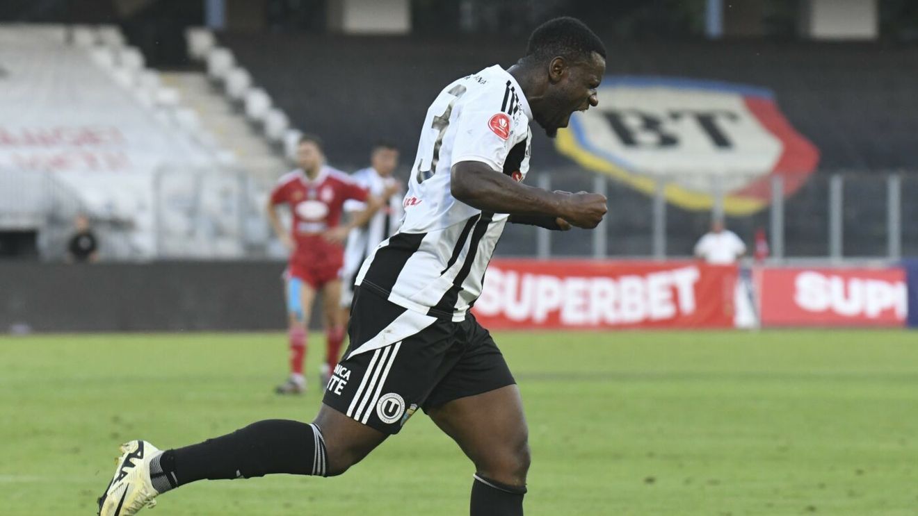 Universitatea Cluj - Rapid 2-1, în etapa 24 din Superligă. Neluțu Sabău îl mai bate o dată pe Marius Șumudică, iar „studenții” se distanțează în fruntea clasamentului!