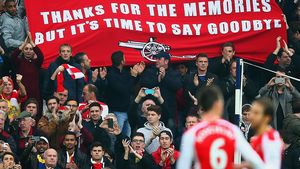 Lovitură de teatru. Fanii "tunarilor" iau atitudine și părăsesc echipa:"Doctorul ne-a avertizat că susținerea Arsenalului este periculoasă pentru sănătate și ar putea conduce la moarte". Spre ce echipă s-au îndreptat