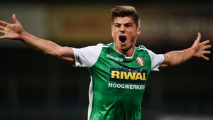 INTERVIU | Andreas Calcan, jucătorul român pe care se bat echipele din Eredivisie: "Vreau să joc, nu vreau să merg la Ajax să stau pe bancă". Un apel primit de la George Ogăraru i-a schimbat viața