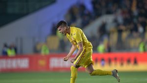 EXCLUSIV | De ce Ianis Hagi nu protestează niciodată la adresa arbitrilor: "M-a rugat maică-sa!". Fiul "Regelui" a luat ca exemplu un mijlocaș legendar al Barcelonei 