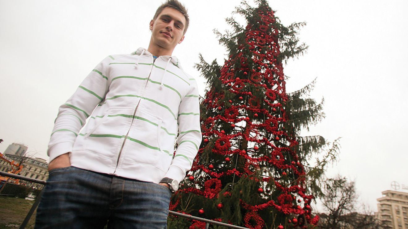 "Am jucat vârf, dar m-am făcut portar ca să alerg mai puțin!":)