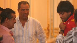 "Totul e de vânzare!** Gigi să-l dea pe Toja!"