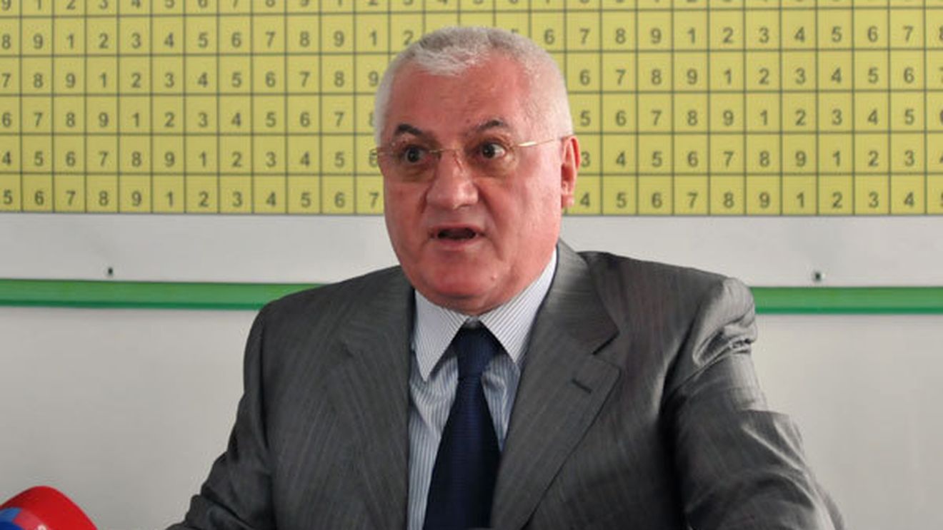 Dragomir este alarmat: "Anul 2013 a început în fotbal cu scandal! Cluburile ne trimit acum hârtii peste hârtii și spun că așa ceva este inacceptabil"