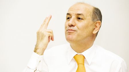 Copos nu mai bagă Rapidul în insolvență:** "Vreau să dau clubul în mod elegant!" Patronul anunță că va achita o parte din salariile restante 