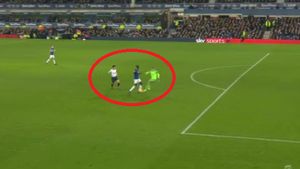 Împreună valorează 60 de milioane de euro, dar s-au dat cap în cap și și-au îngropat echipa. VIDEO | Fază incredibilă în Premier League, terminată cu un gol elegant