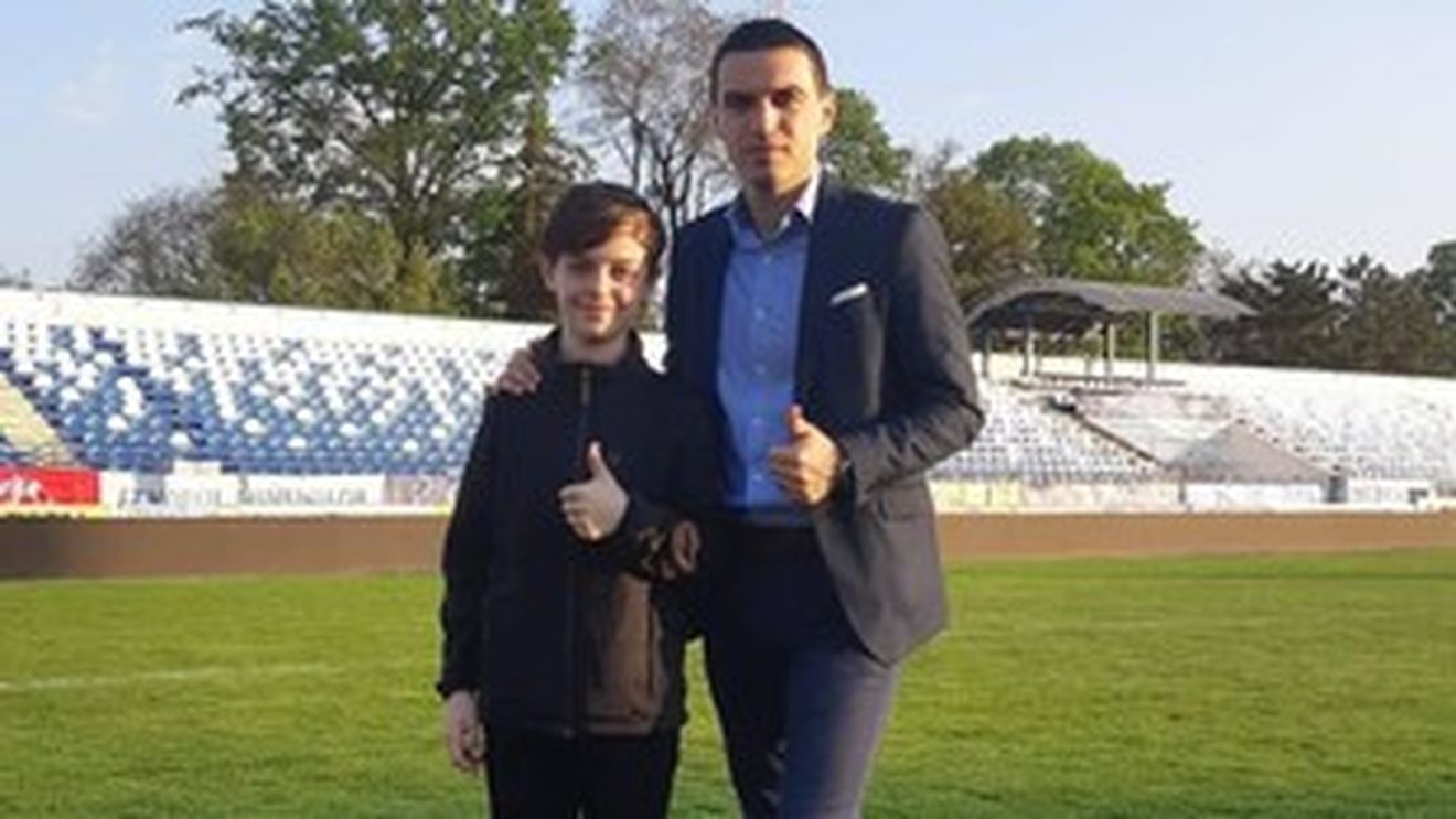 EXCLUSIV | "Micul Hațegan" de la Iași și-a întâlnit idolul. Ce daruri i-a oferit Ovidiu Hațegan celui mai tânăr arbitru din țară înaintea partidei CSM Poli Iași - CFR Cluj
