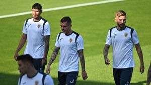 Fotbalistul din naționala României care nu a putut dormi singur în cameră la EURO. Peste ce coleg se ducea noaptea pentru a se odihni, deși camerele de hotel sunt în regim single